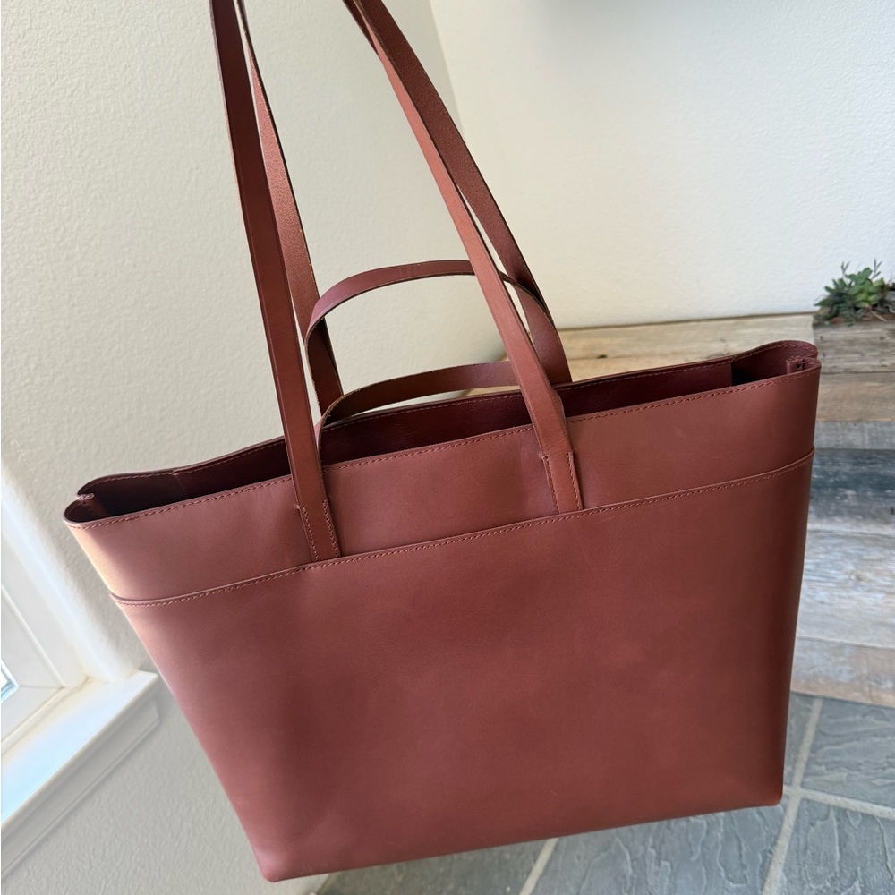 Madewell Brown Leather Tote Bag with Minimalist Design